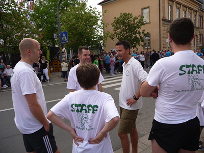 Buwe beim Maibaumlauf